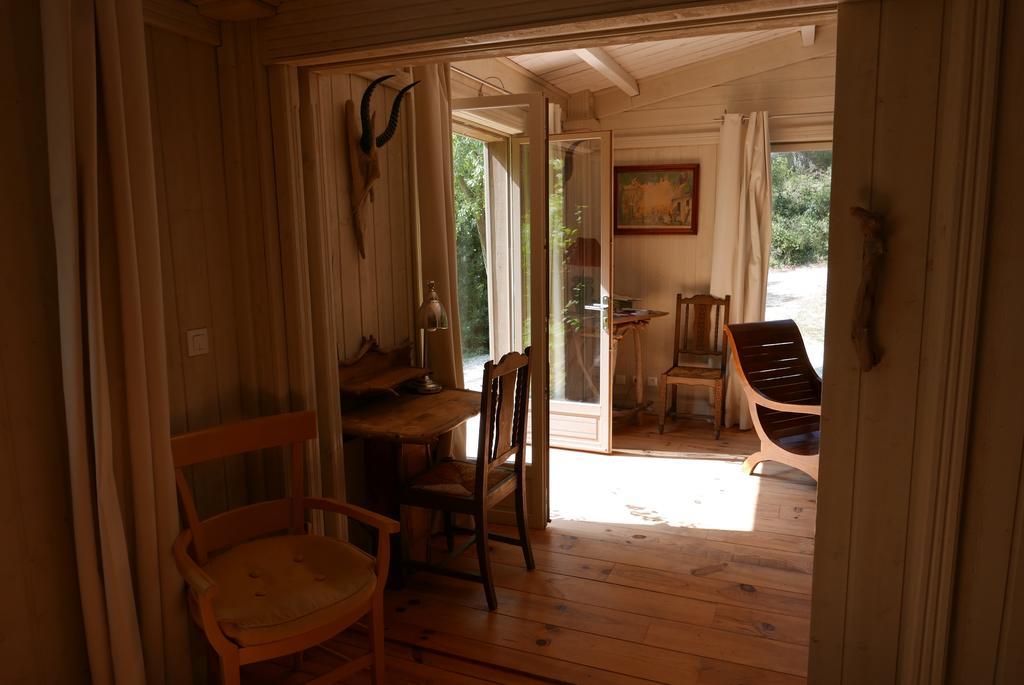 Cabane De La Leque Fontvieille Exteriör bild