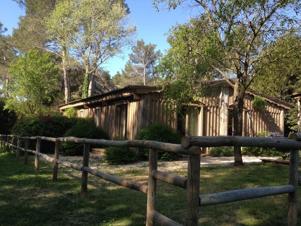 Cabane De La Leque Fontvieille Exteriör bild